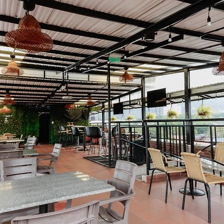 Bunde Haus Hotel Express Boutique اباغويه المظهر الخارجي الصورة
